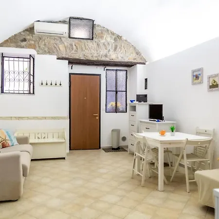 216 - Monolocale Lapigna Sanremo, Centro Storico Apartment Sanremo